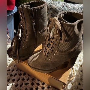 charlotte russe size 6W boots booties Brown